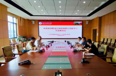 贵州黔龙汇科技有限公司负责人王正富 一行赴大学生创新创业指导中心开展 交流座谈会